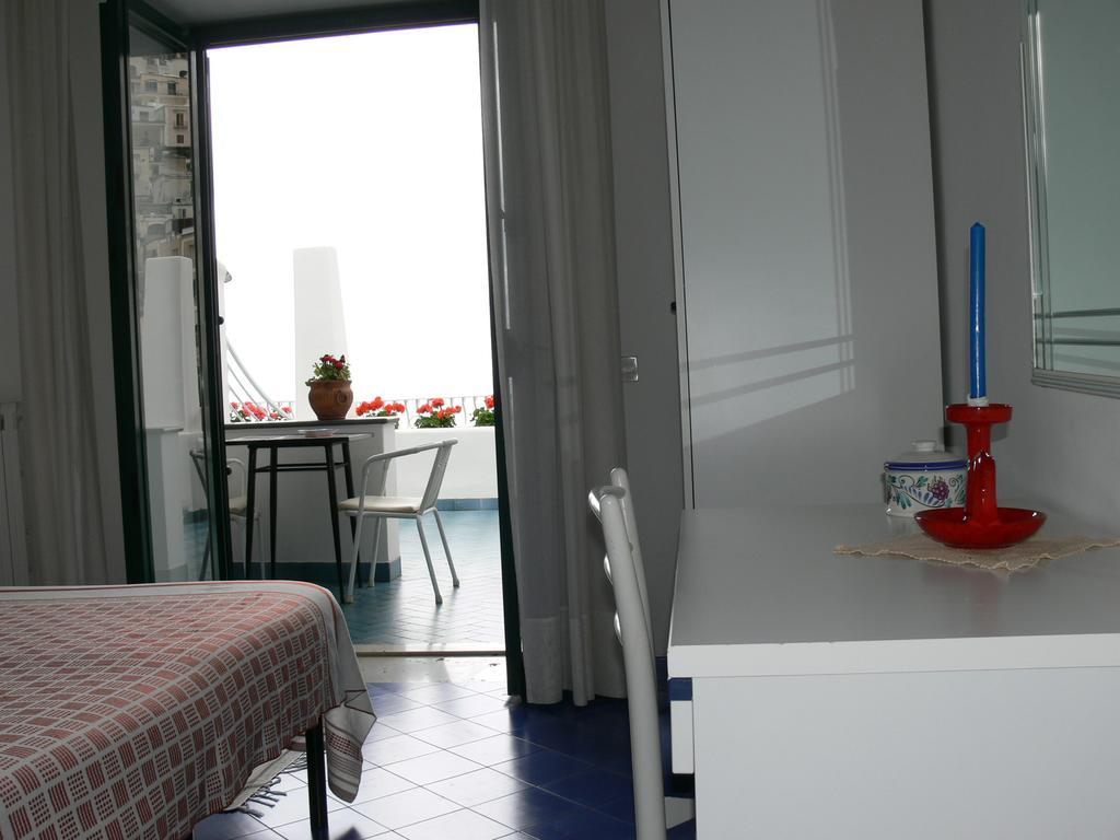 La Tavolozza Residence Positano Zimmer foto